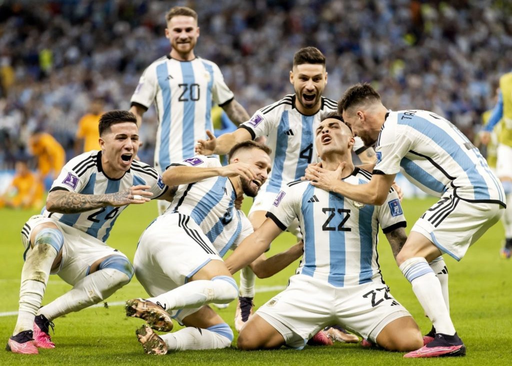 Argentina thay đổi lối chơi